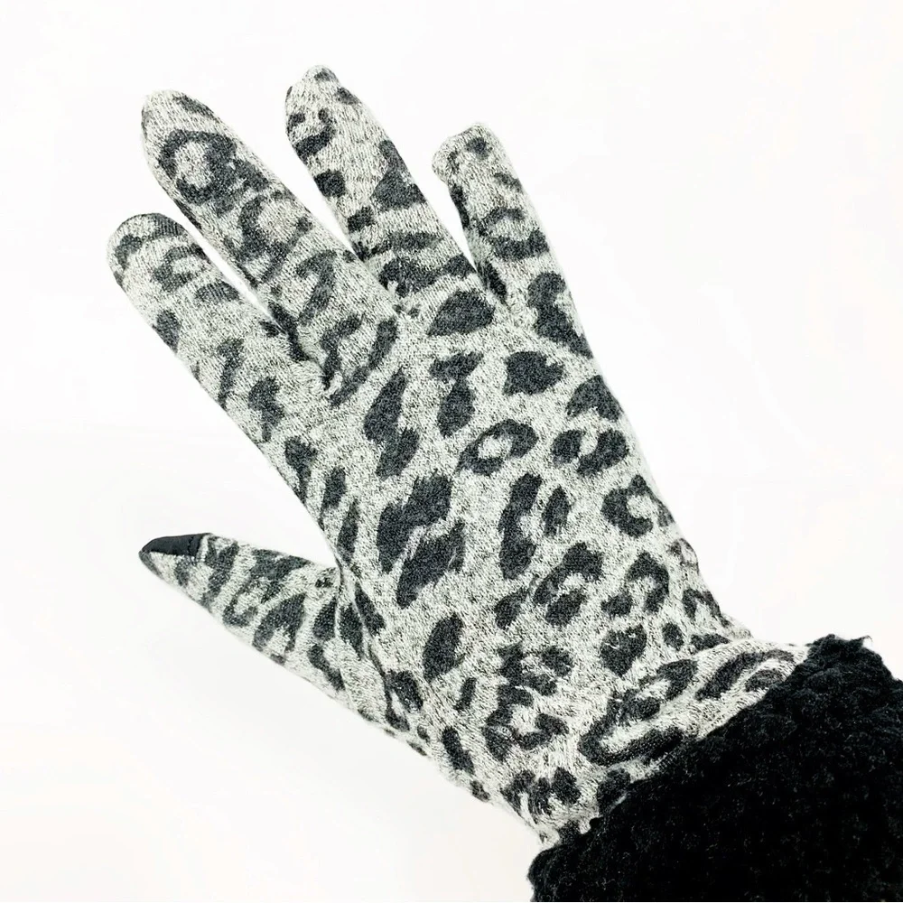 NWT Cuddl Duds 2-Pc Leopard Touchscreen Glove & Headband Set • Cozy Gift
